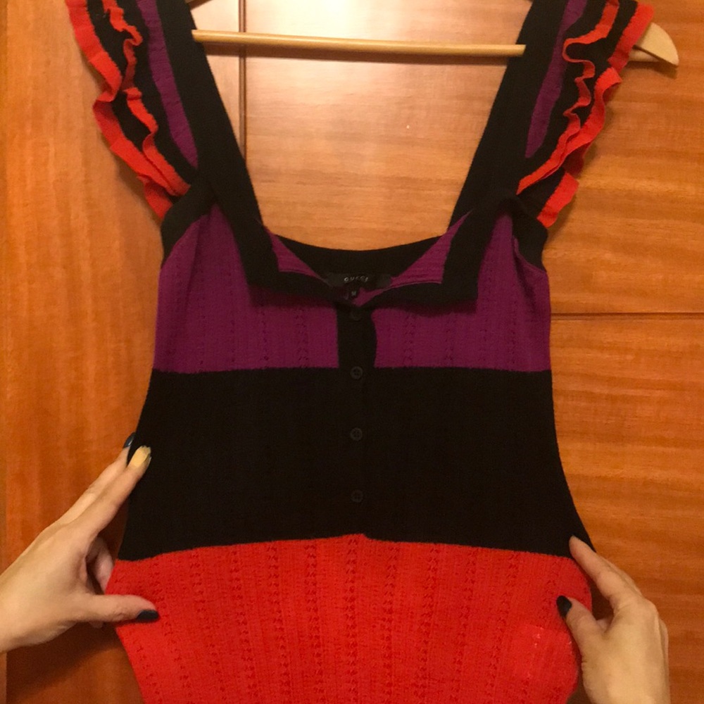 Authentic EUC Gucci top.